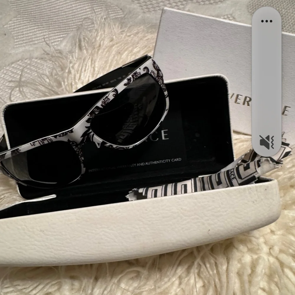 Versace New  Limited Edition Black and White Sunglasses with Classic Frame Xo